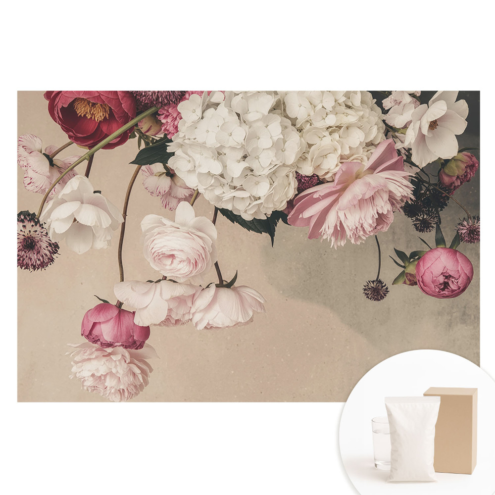Tapet nețesut Flori delicate într-o compoziție romantică