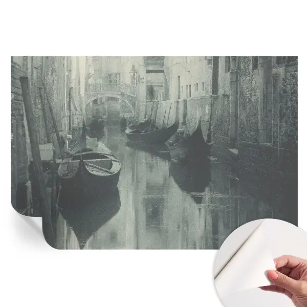 Tapet autoadeziv pentru camera de zi model Canal vechi