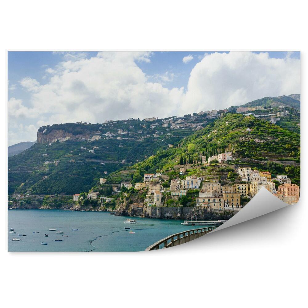 Fototapet Insula de pe malul insulei bărci natura case verzi