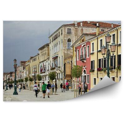 Fototapet vintage Oamenii orașului colorează cerul înnorat