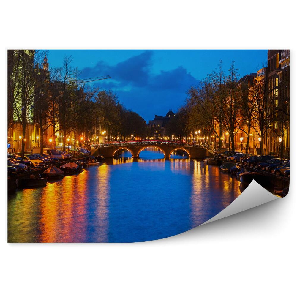 Decor fototapet Pod peste canal blocuri iluminate