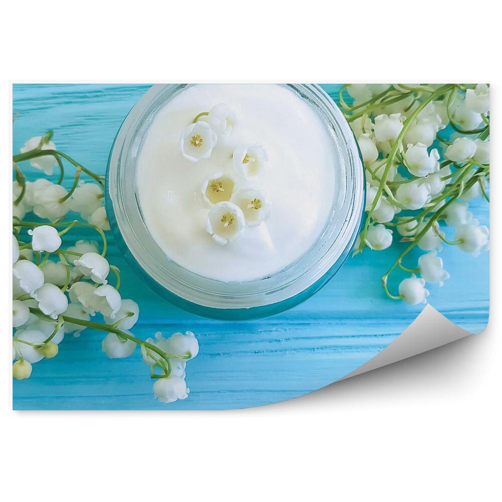 Fototapet vintage Flori de lacramioare fundal albastru crem