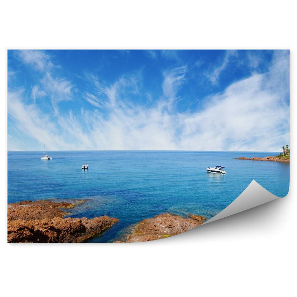 Fototapet vintage Coastă Stâncoasă Cu Bărci În Golf