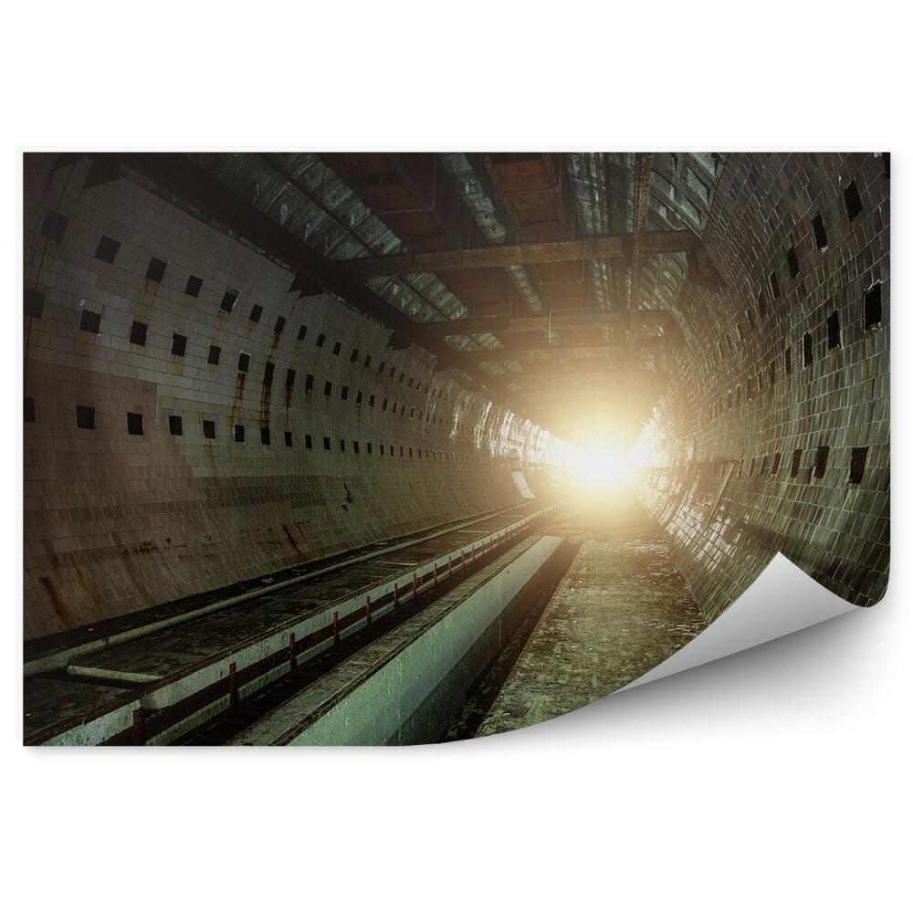 Fototapet vintage Tunel subteran cu lumină grunge