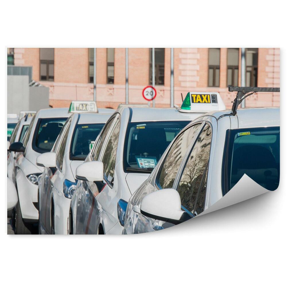 Fototapet perete Spania taxiuri albe transportă mașini