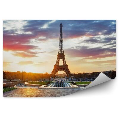 Fototapet perete Orașul Paris Turnul Eiffel cer acoperit de nori și colorat