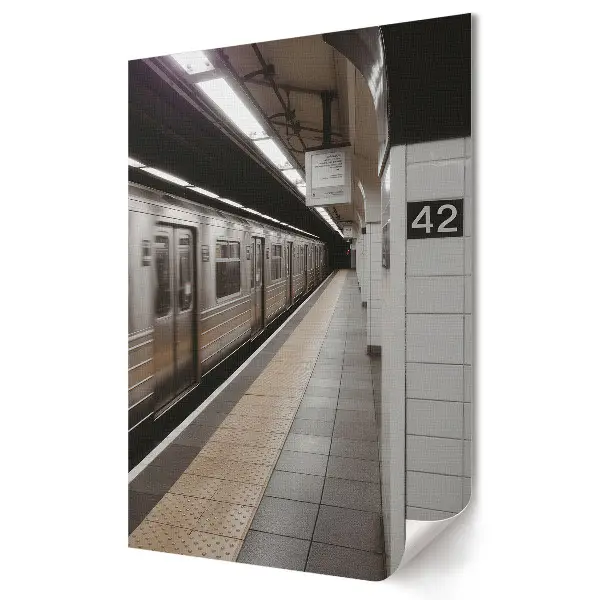 Poster decorativ Farmecul stației de metrou din oraș