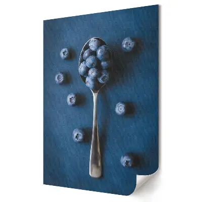 Tablou canvas cu grafică murală reprezentând fructe de pădure pe fundal albastru elegant