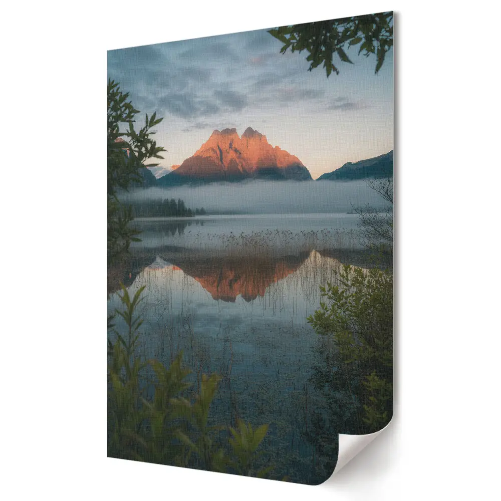 Tablou canvas cu peisaj montan O dimineață liniștită la lac