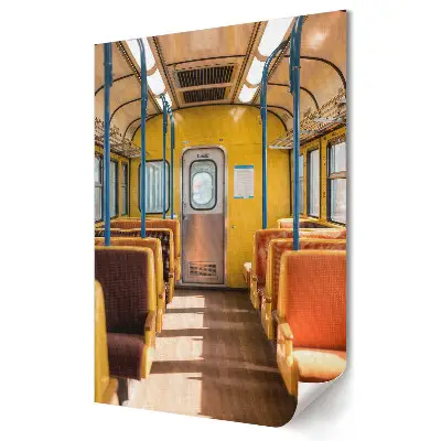Tablou canvas cu grafică murală reprezentând un vid colorat în tramvaiul orașului