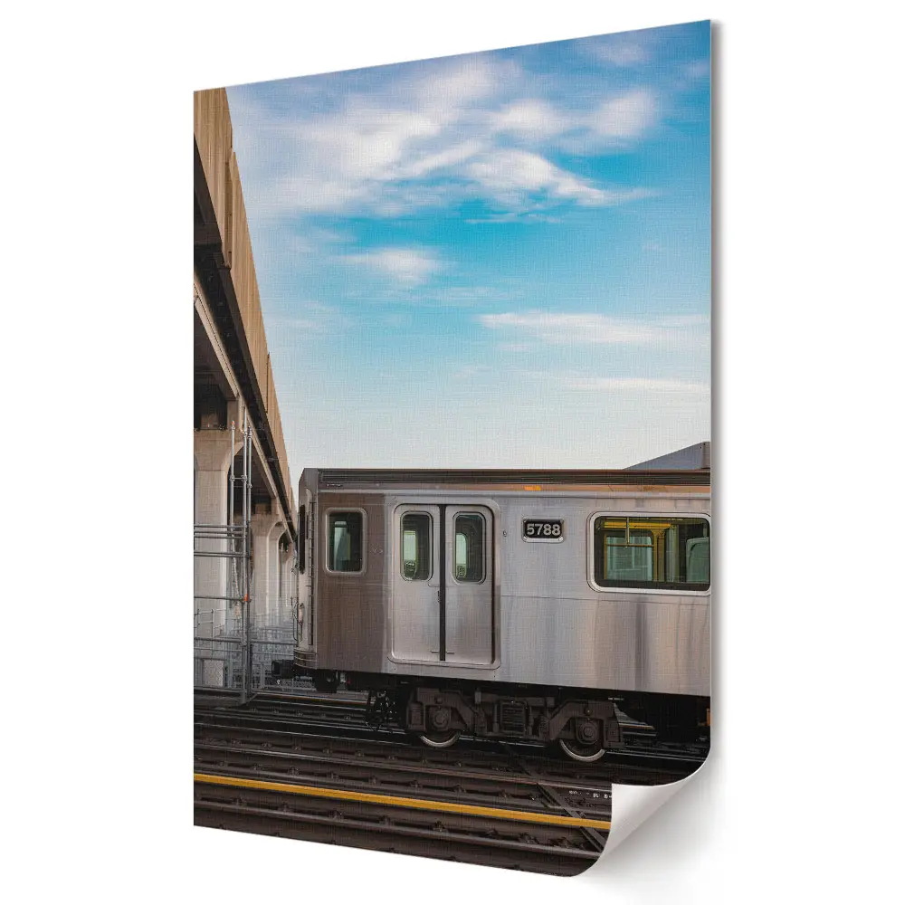 Poster decorativ cu tren modern pe fundalul cerului