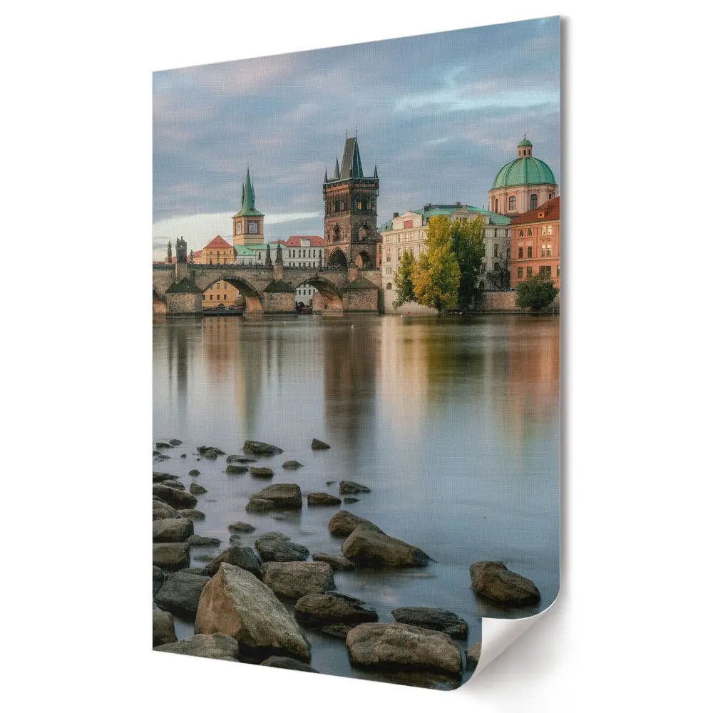 Poster decorativ cu Praga dimineața pe râul Vltava