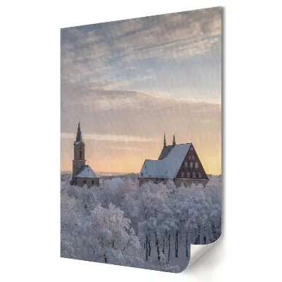 Poster de perete Dimineață de iarnă deasupra templului din pădure