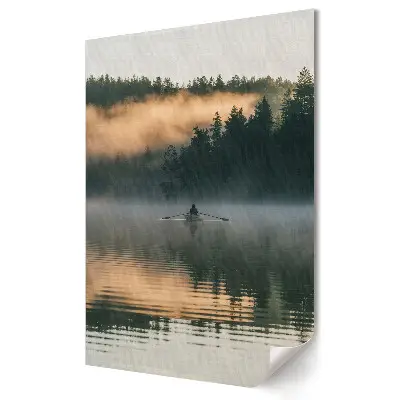 Poster de perete O dimineață liniștită peste un lac învăluit în ceață