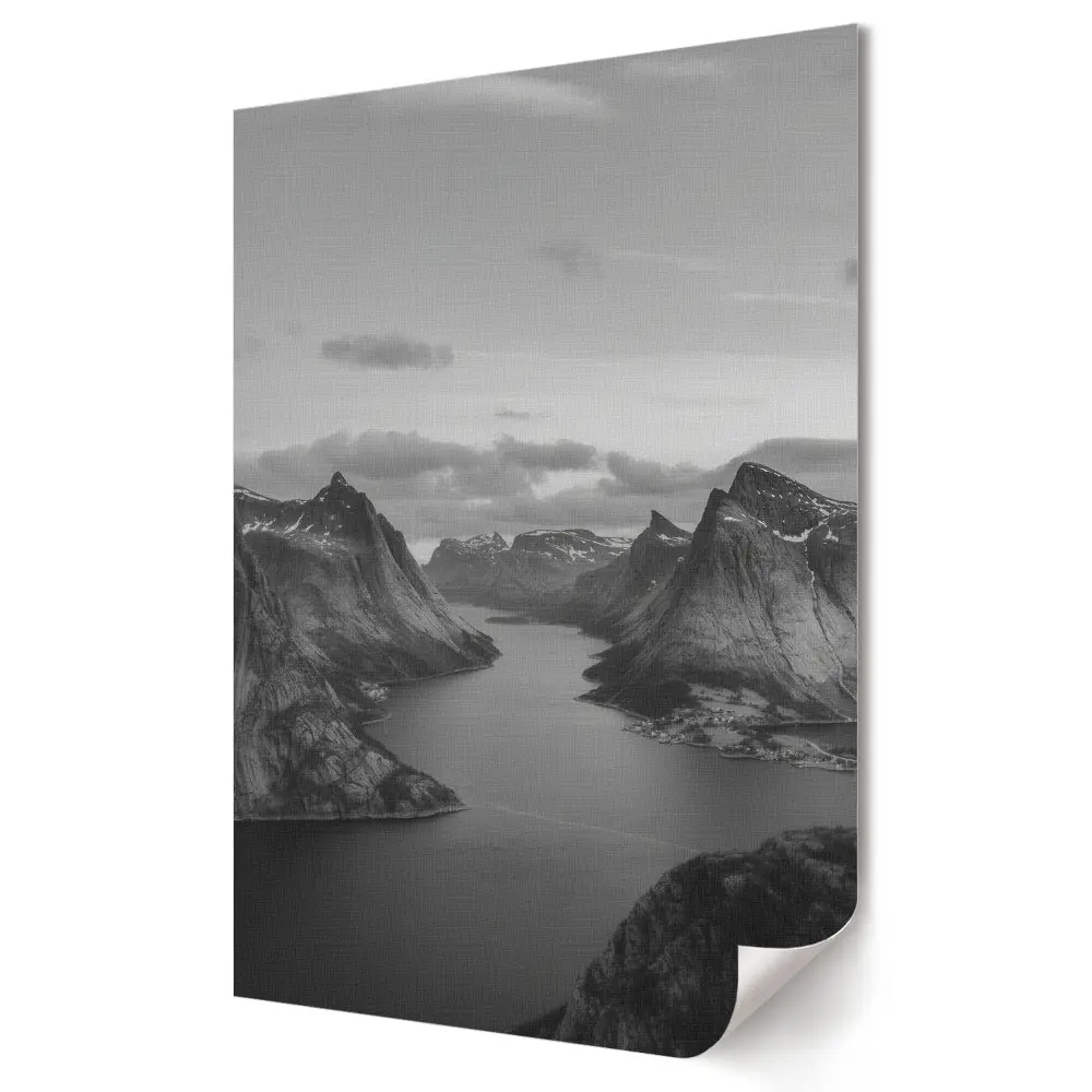 Poster panoramic alb-negru cu peisaj montan