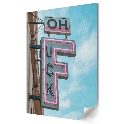 Tablou canvas cu grafică murală reprezentând un semn neon în oraș