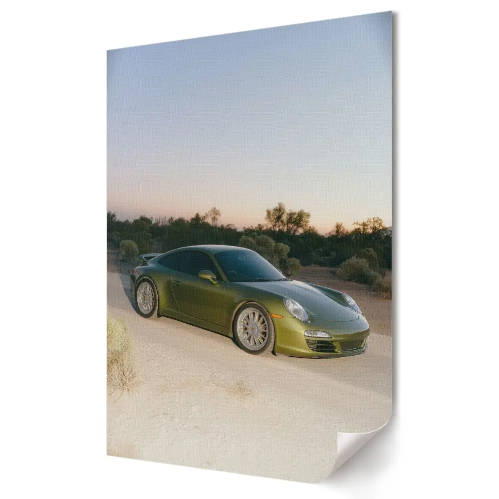 Poster decorativ Porsche verde cu peisaj deșertic