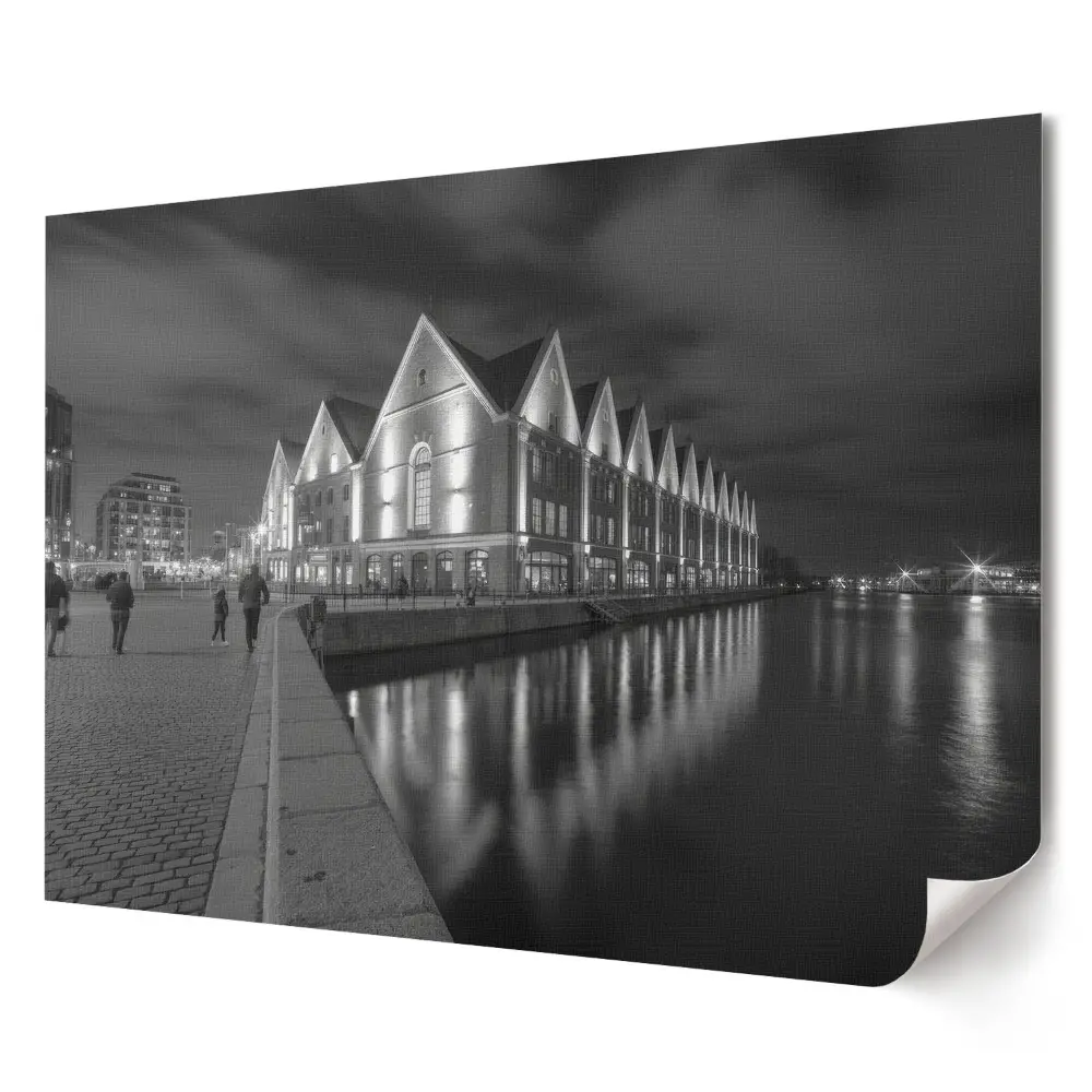 Tablou canvas modern cu vedere nocturnă a râului și a clădirilor