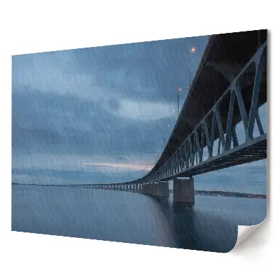 Tablou canvas modern Un pod într-un cadru albastru la amurg