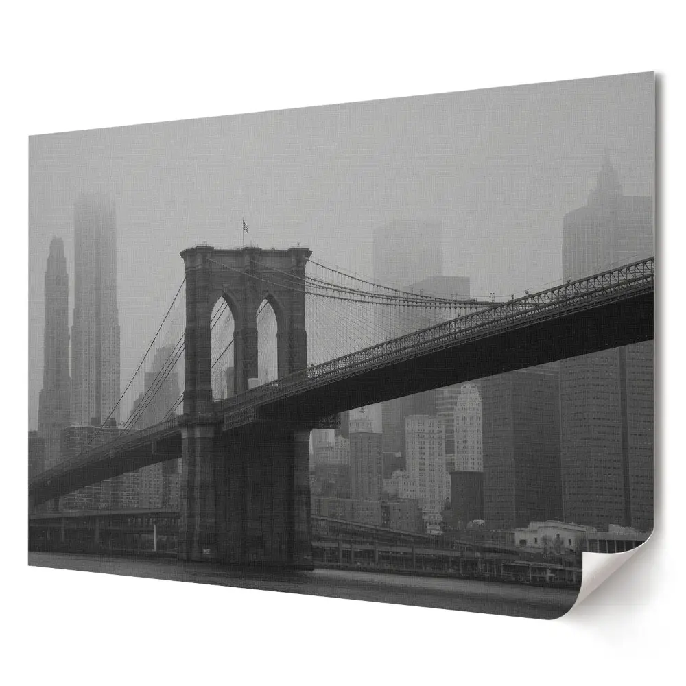 Poster stilizat pentru living reprezentând Podul Brooklyn în oraș încețoșat