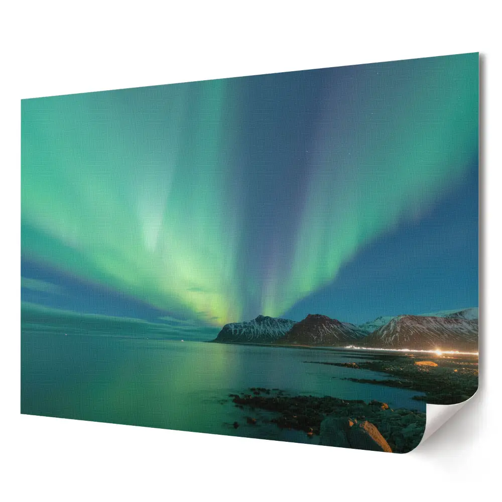 Poster de perete cu aurora boreală deasupra unei mări calme