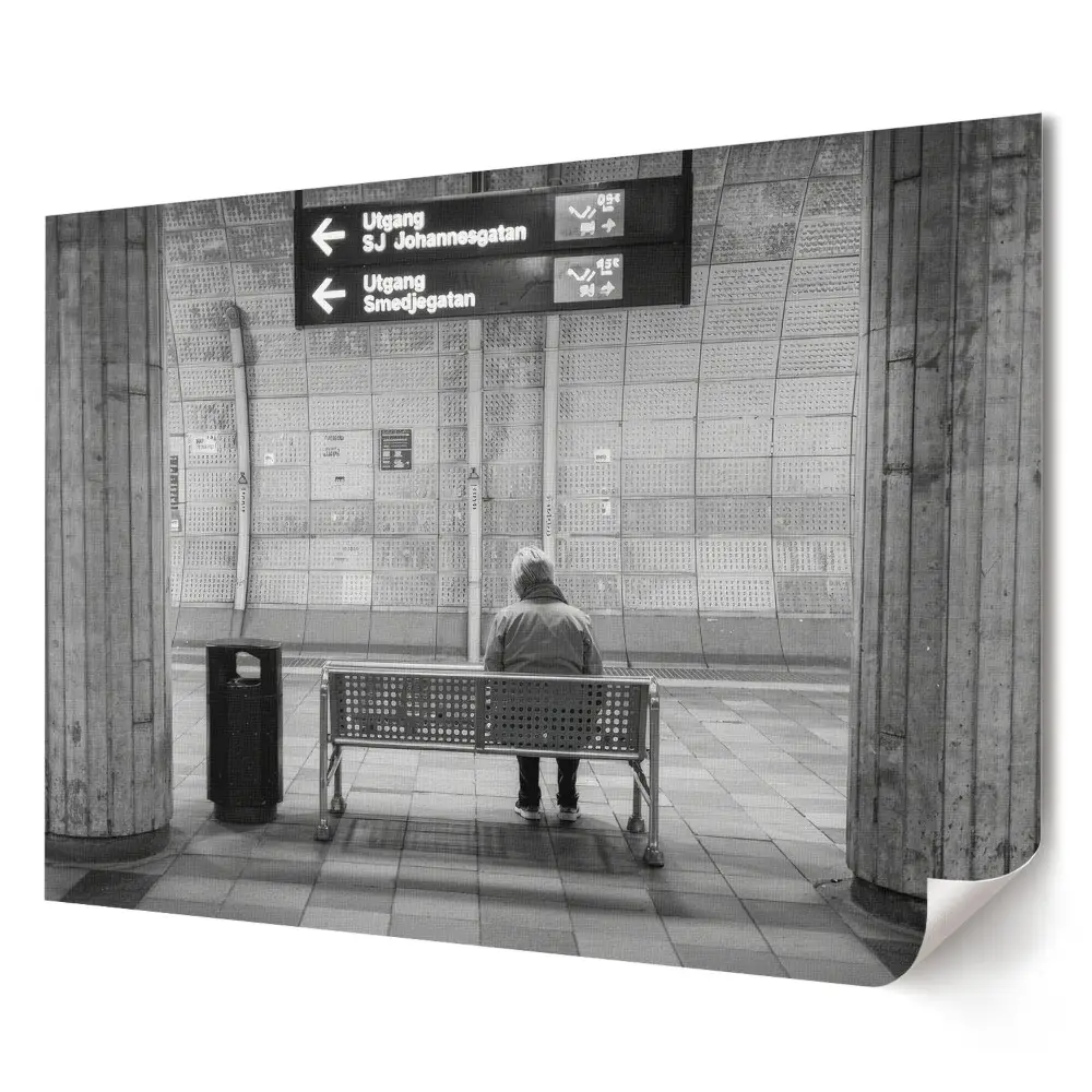 Tablou canvas modern Singurătate la stația de metrou