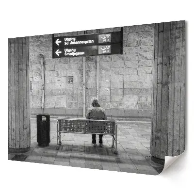 Tablou canvas modern Singurătate la stația de metrou