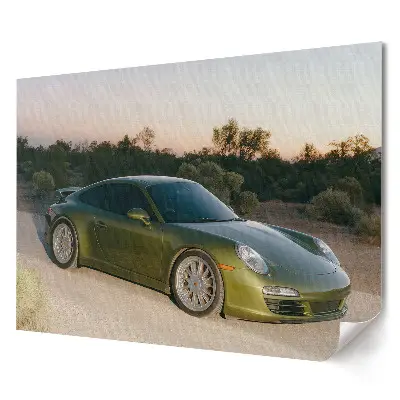 Poster decorativ pentru living cu Porsche verde pe un drum deșertic