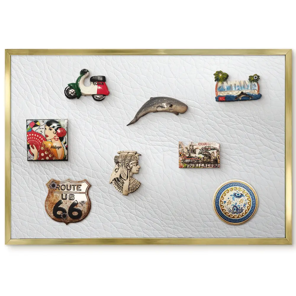 Tablă magnetică de perete cu textură albă elegantă, model delicat și ramă aurie