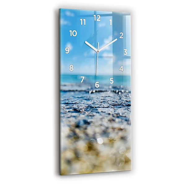 Ceas de sticlă pe perete vertical Fotografie Cu Apă