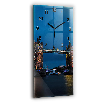 Ceas de sticlă pe perete vertical Tower Bridge Londra noaptea
